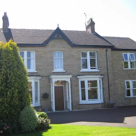 The Poplars & Bed & Breakfast 4*