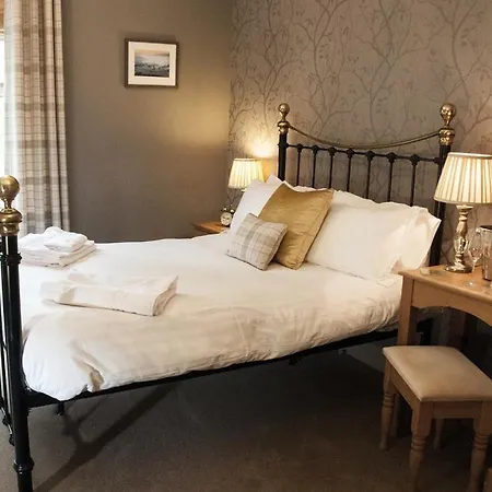 Bed & Breakfast The Poplars & 4*