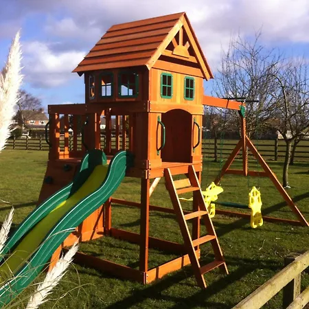 The Poplars & Bed & Breakfast