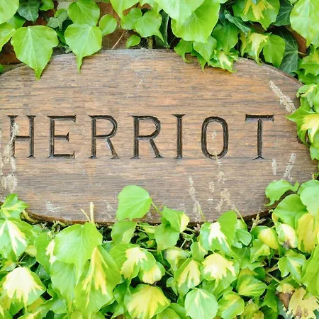 The Poplars & Alojamento de Acomodação e Pequeno-almoço 4*