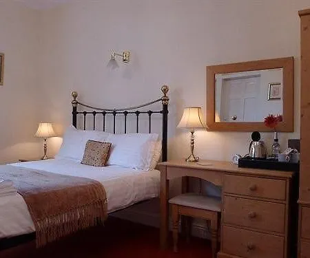 The Poplars Bed & Breakfast 4*