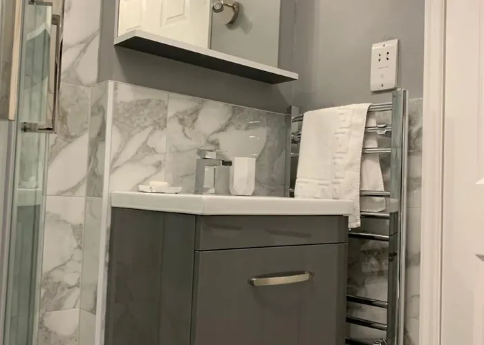 The Poplars 4* 서스크