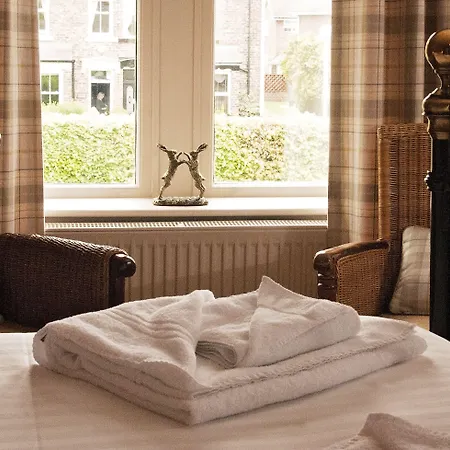 白杨树客房和小屋住宿加早餐旅馆 4*