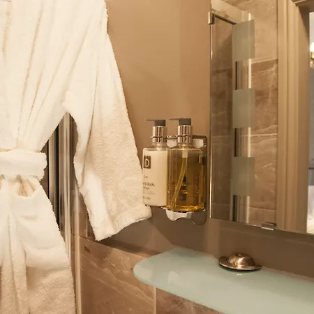 白杨树客房和小屋住宿加早餐旅馆 瑟斯克