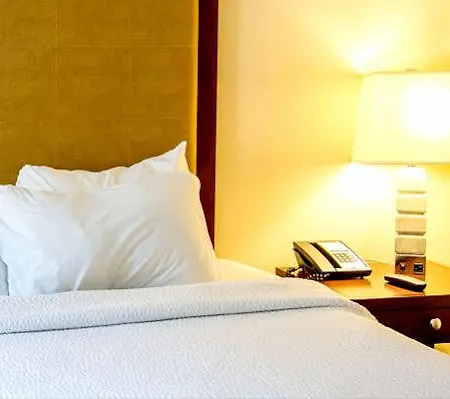 白杨树客房和小屋住宿加早餐旅馆 4*