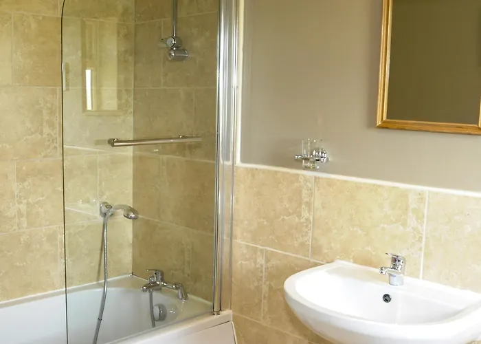 The Poplars & Bed & Breakfast 4*