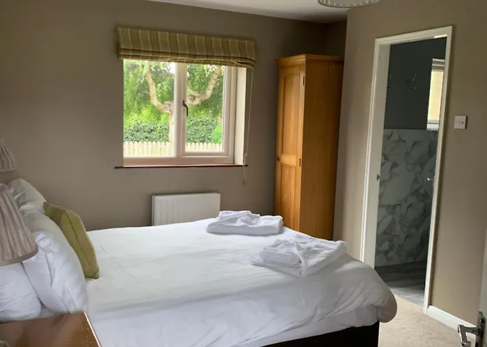 Bed & Breakfast The Poplars 4*